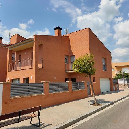 Chalet Amplio Con Jardin Y Zona Barbacoa. Reus Εξωτερικό φωτογραφία
