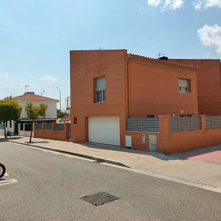 Chalet Amplio Con Jardin Y Zona Barbacoa. Reus Εξωτερικό φωτογραφία