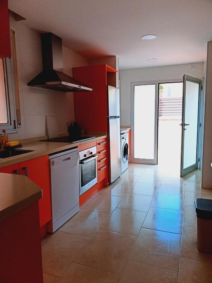 Chalet Amplio Con Jardin Y Zona Barbacoa. Reus Εξωτερικό φωτογραφία
