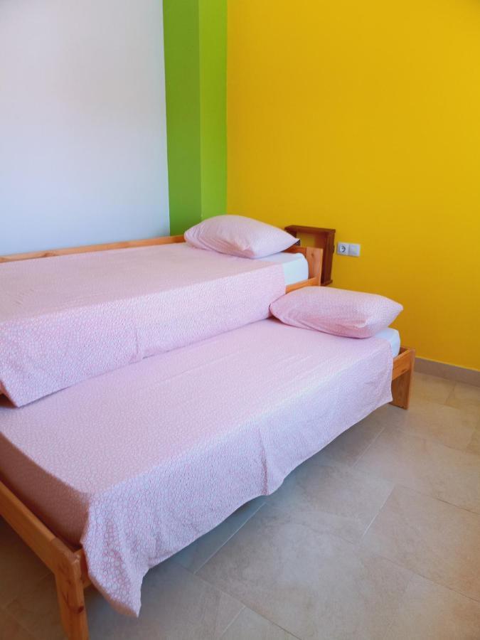 Chalet Amplio Con Jardin Y Zona Barbacoa. Reus Εξωτερικό φωτογραφία